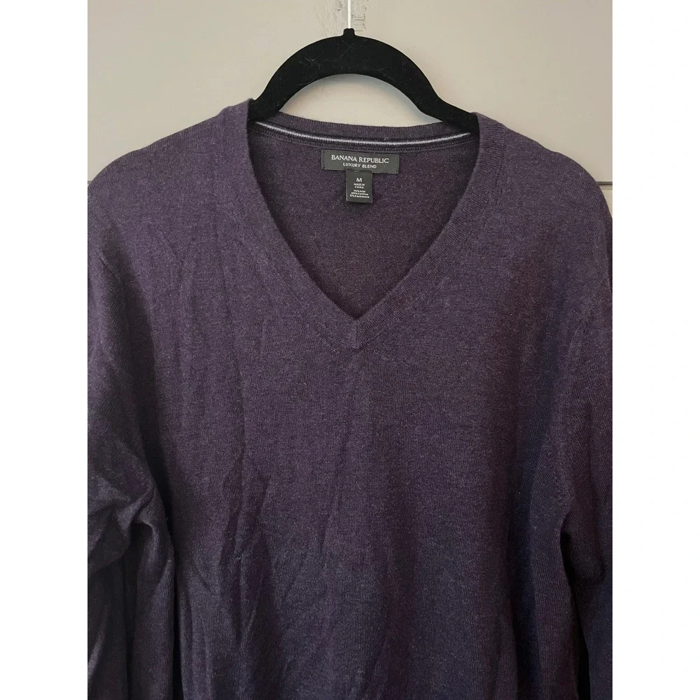 Banana Republic Luxury Blend Mens V Neck Sweater Purple‎ M Silk Cotton Cashmere